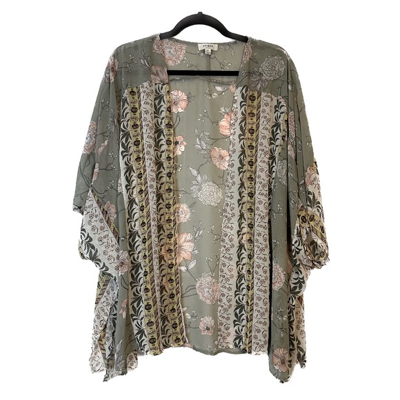 Umgee--Mixed Floral Print Short Sleeve Open Front Kimono size M/L - Picture 3 of 7